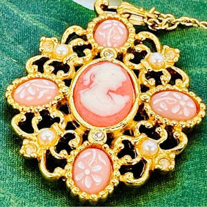 Vintage Avon Cameo Pendant Necklace Signed Pearl Rhinestone Accents  32”…
